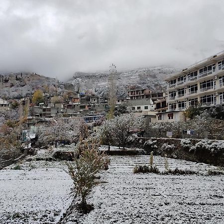 Hilltop Hotel, Hunza Karimabad  Zewnętrze zdjęcie