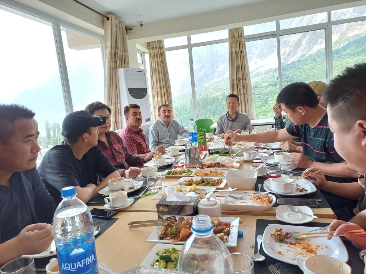 Hilltop Hotel, Hunza Karimabad  Zewnętrze zdjęcie