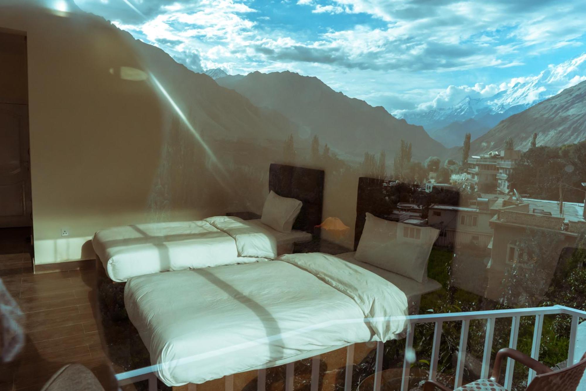 Hilltop Hotel, Hunza Karimabad  Zewnętrze zdjęcie