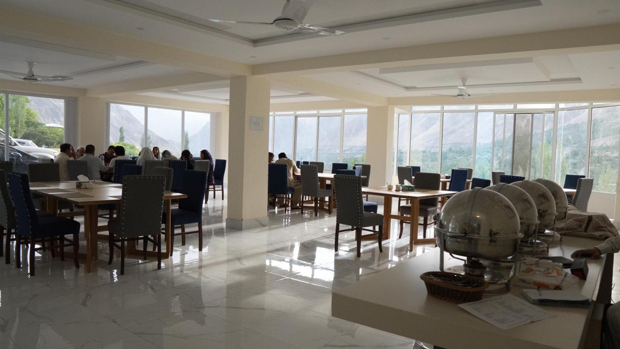 Hilltop Hotel, Hunza Karimabad  Zewnętrze zdjęcie